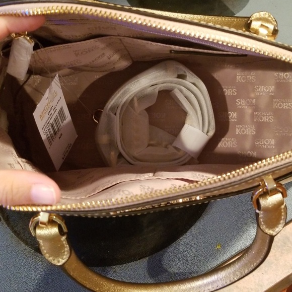 Michael kors purse - Picture 2 of 3